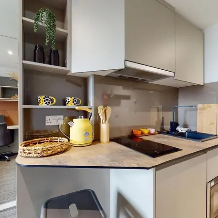 Chapter Ealing: Studio Apartments with Tube Station Access London Exterior photo