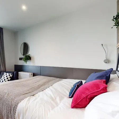 Chapter Ealing: Studio Apartments with Tube Station Access London Exterior photo