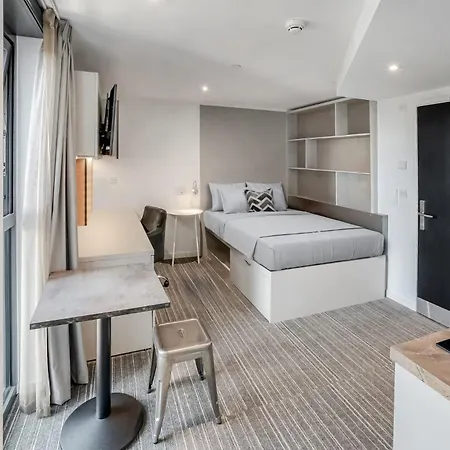 Chapter Ealing: Studio Apartments with Tube Station Access London Exterior photo