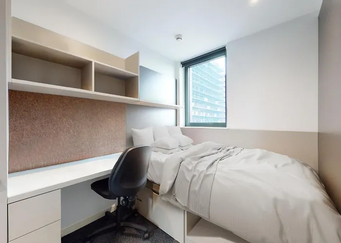 Studio Apartments And Ensuite Bedrooms With Shared Kitchen At Chapter Ealing Right Next To North Acton Tube Station