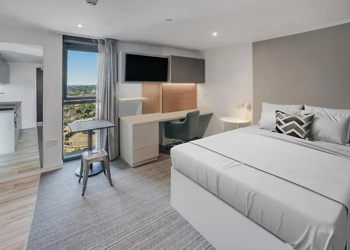 Studio Apartments And Ensuite Bedrooms With Shared Kitchen At Chapter Ealing Right Next To North Acton Tube Station