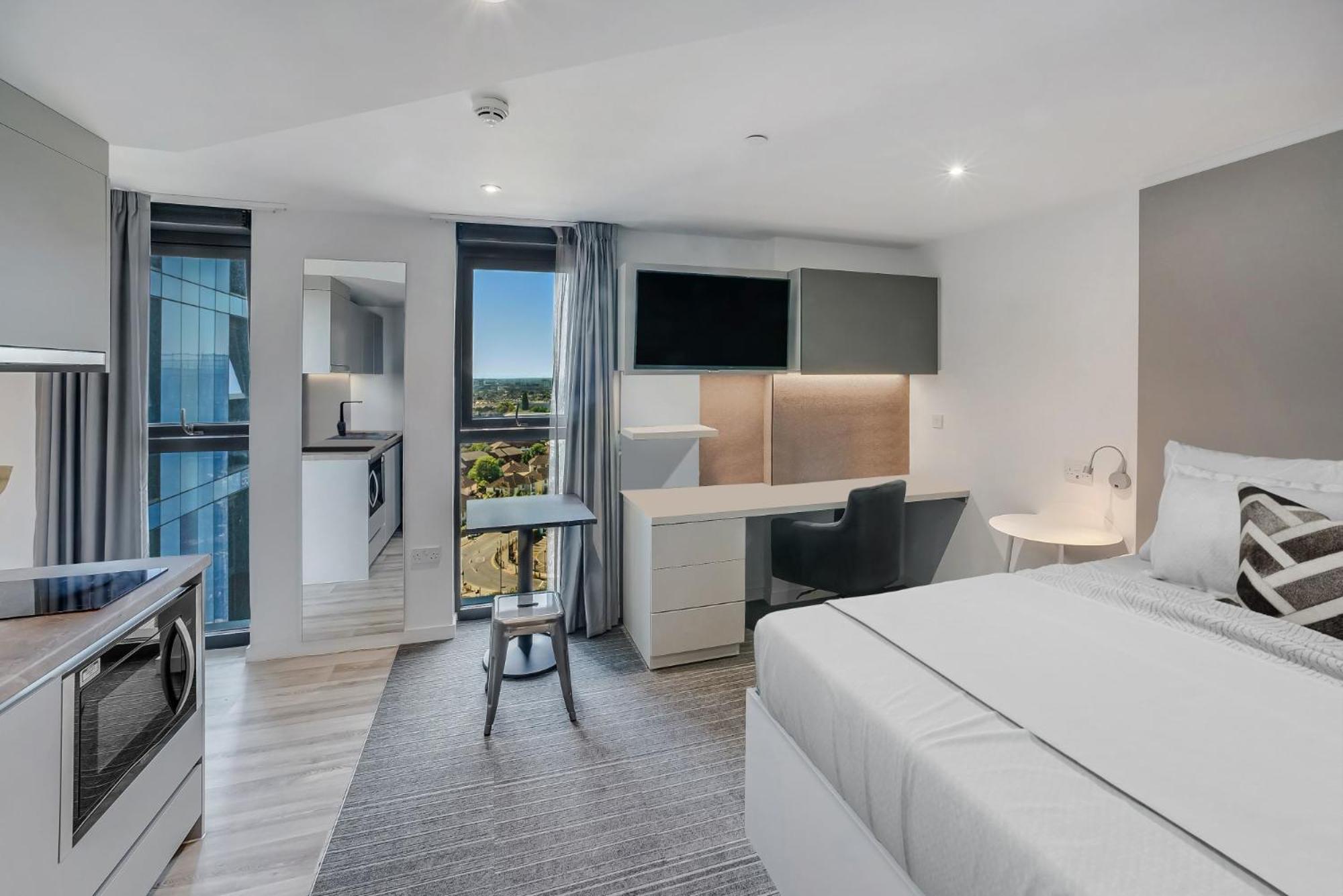 Appartement And Ensuite Bedrooms With Shared Kitchen At Chapter Ealing Right Next To North Acton Tube Station Londres